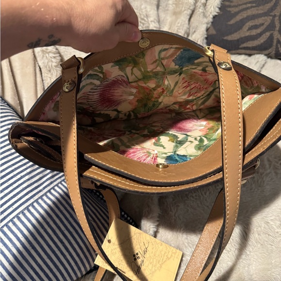 Patricia Nash Poppy tote bag women's tan leather Tooled Seashell Frame new $289 - Picture 9 of 16